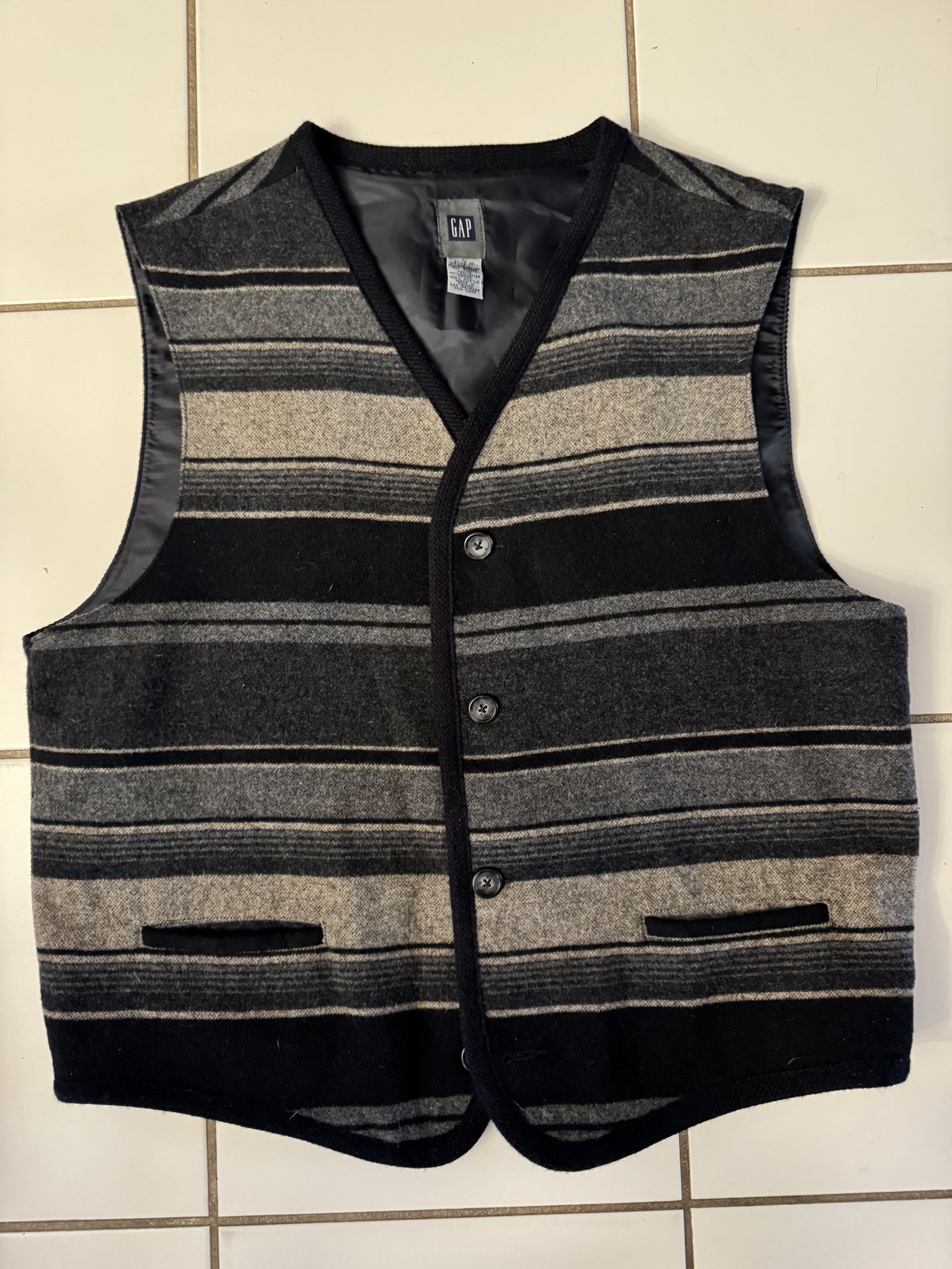 New! HANDSOME MENS WOOLEN LINED VEST - sz. Large