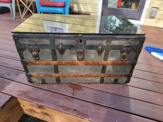 Vintage Haskell Bros. Inc Trunk  