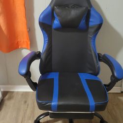 MOVE-OUT SALE – Gaming Chair – Must Go ASAP
