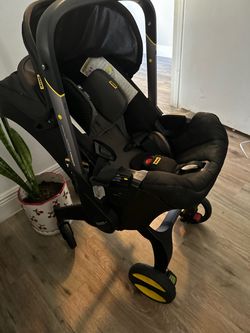 Doona black stroller/car seat