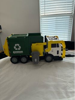 Toy dump truck