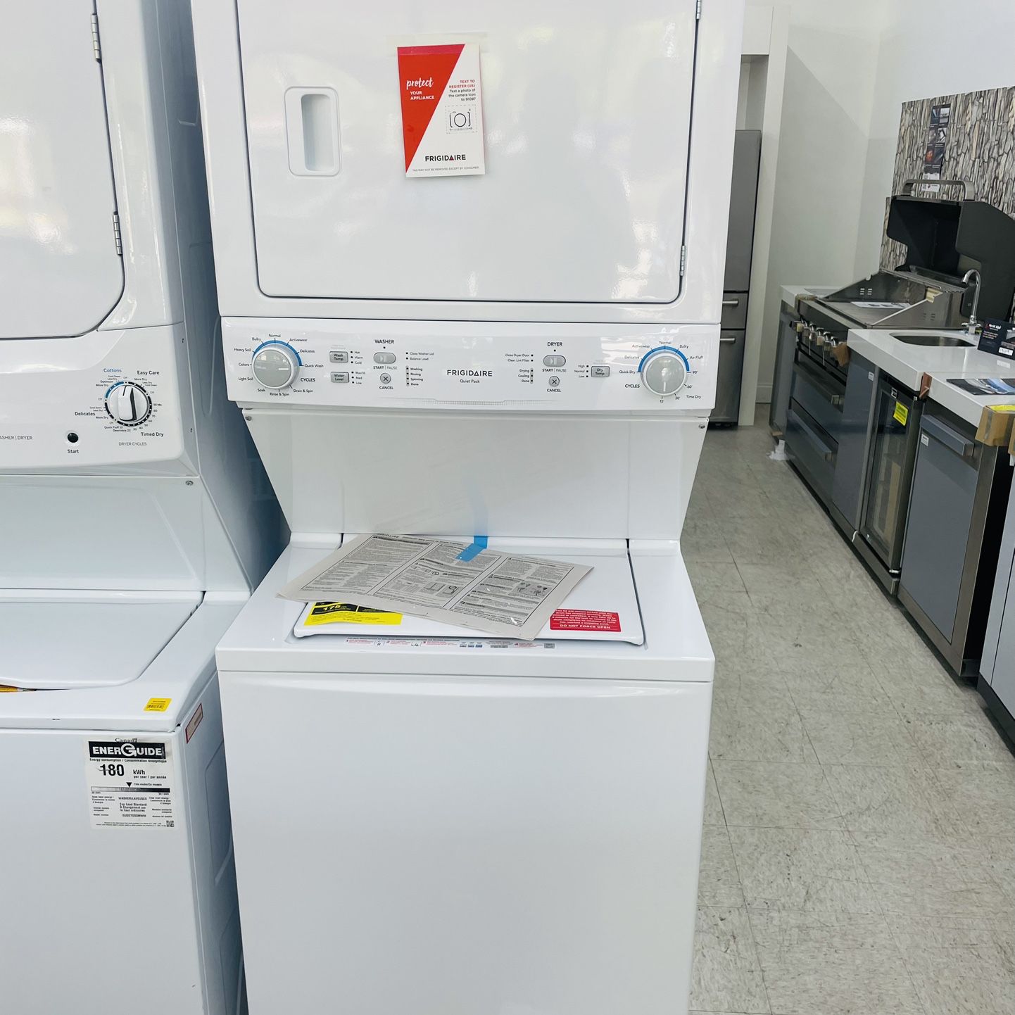 🔥🔥27” Frigidaire Washer And Dryer Combo 