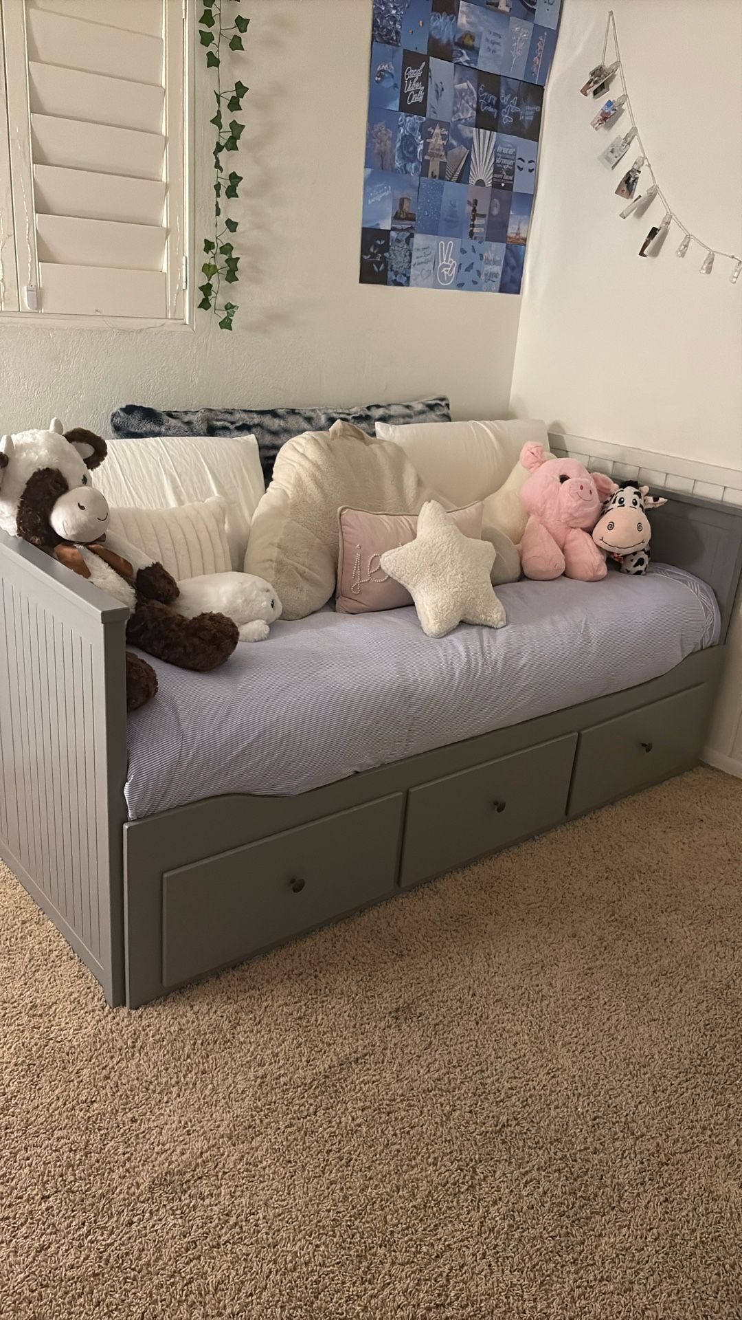 IKEA Hemnes Gray Daybed With 3 Drawers 