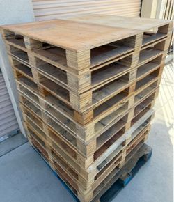 Plywood pallets for sale 43x41 price is for 11 of them