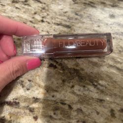 Huda Beauty Lip Gloss