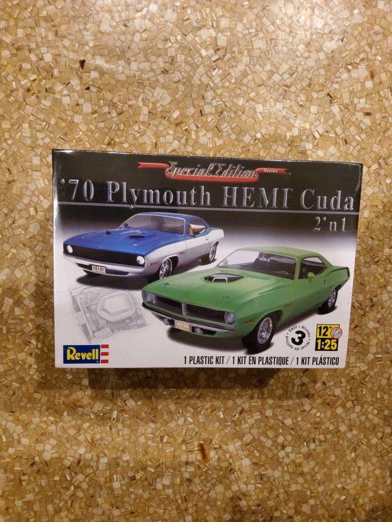 Revell Special Eddition 70 Plymouth Hemi Cuda 2n1 1:25th scale