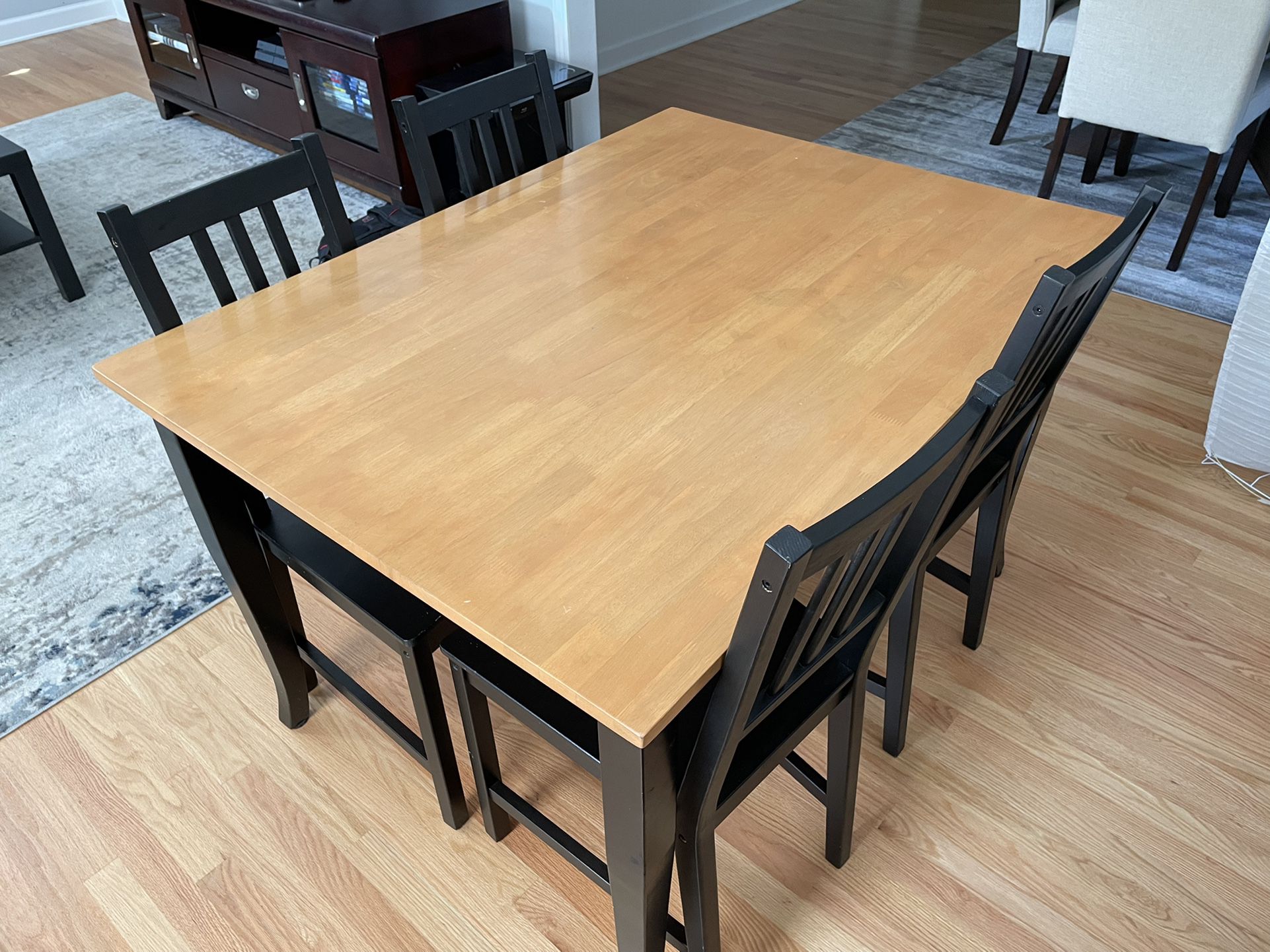 Solid Wood Kitchen Table Set With 4 Chairs