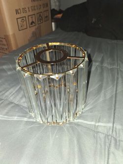 Crystal lampshade with a metal surrounding