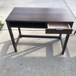 Desk w/drawer