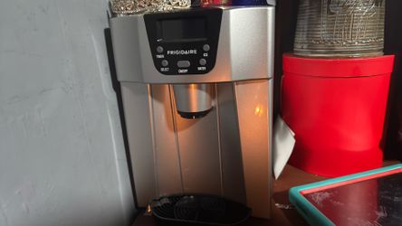 Ice maker