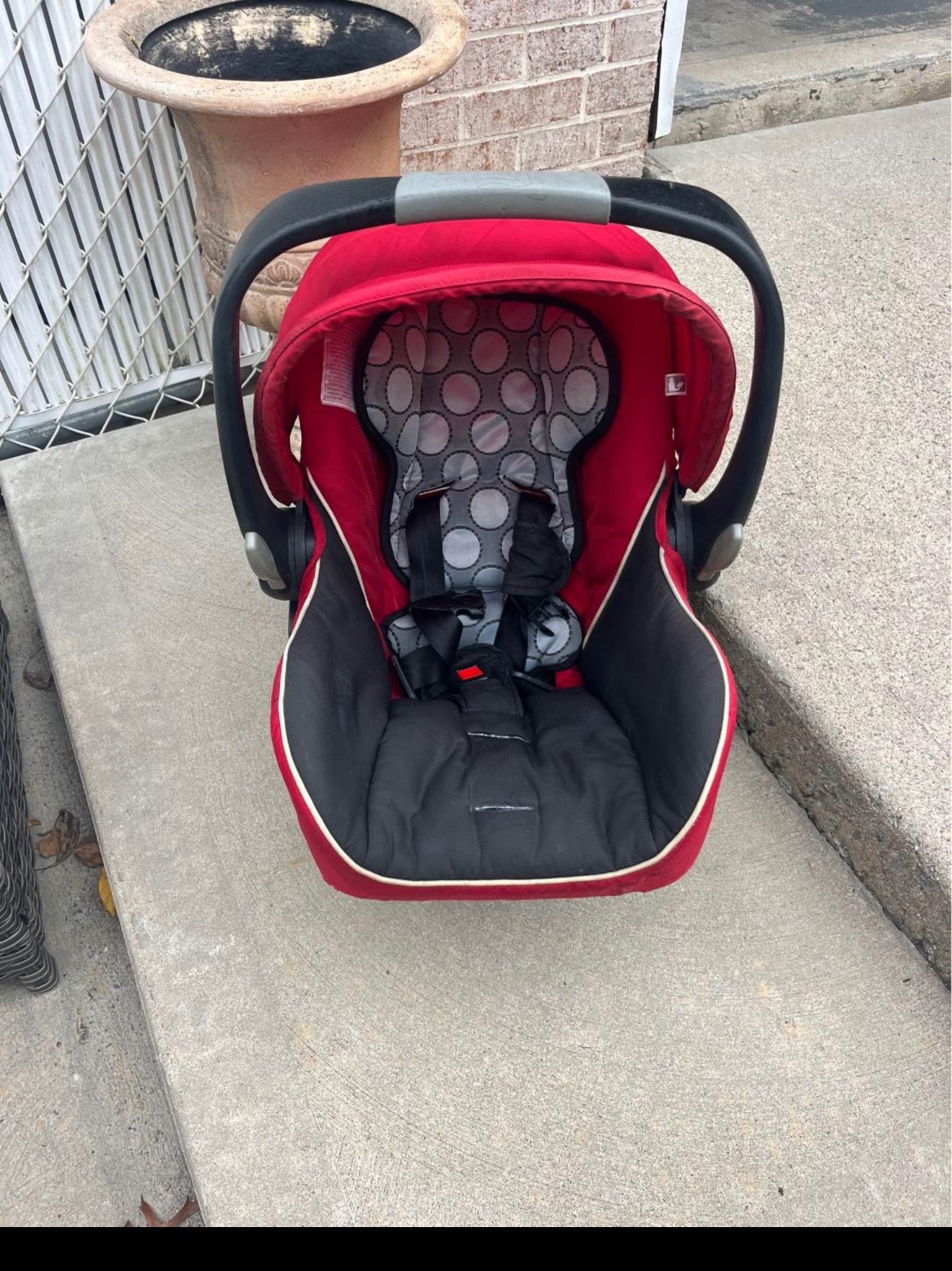 Brutal Infant Carrier No Base 