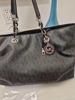 Michael Kors Bag AUTHENTIC Large Monogram Bag with Chain handles. Great condition!