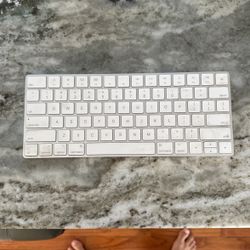 Apple Wireless Keyboard 