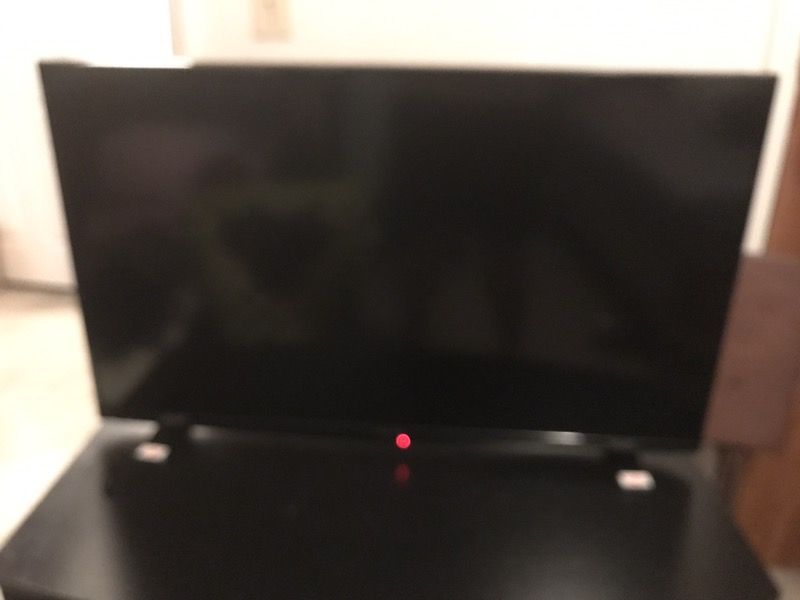 LED tv 39, like new, barely used, have the box