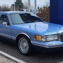 Lincoln Town Car