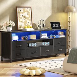 Tv Stand / Dresser With 6 Drawers With LED and Outlets [NEW]