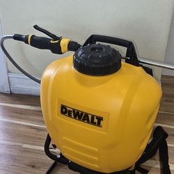 Backpack sprayer with internal piston pump