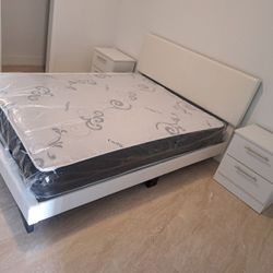 NEW BED AND TWO NIGHTSTANDS // NUEVA CAMA Y 2 MESITAS DE NOCHE 