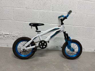 Huffy 12-inch Kids Bike with Training Wheels Small White
