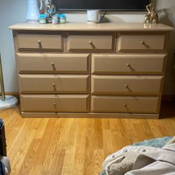 Dresser/Chest Set
