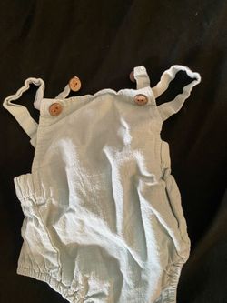 Baby Linen Romper with Wooden Buttons