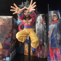Banpresto DRAGON BALL SUPER FES SSG4 SON GOKU