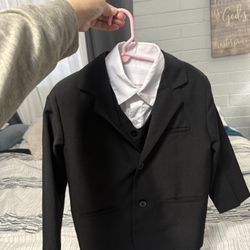6-7  Yr Old suit 