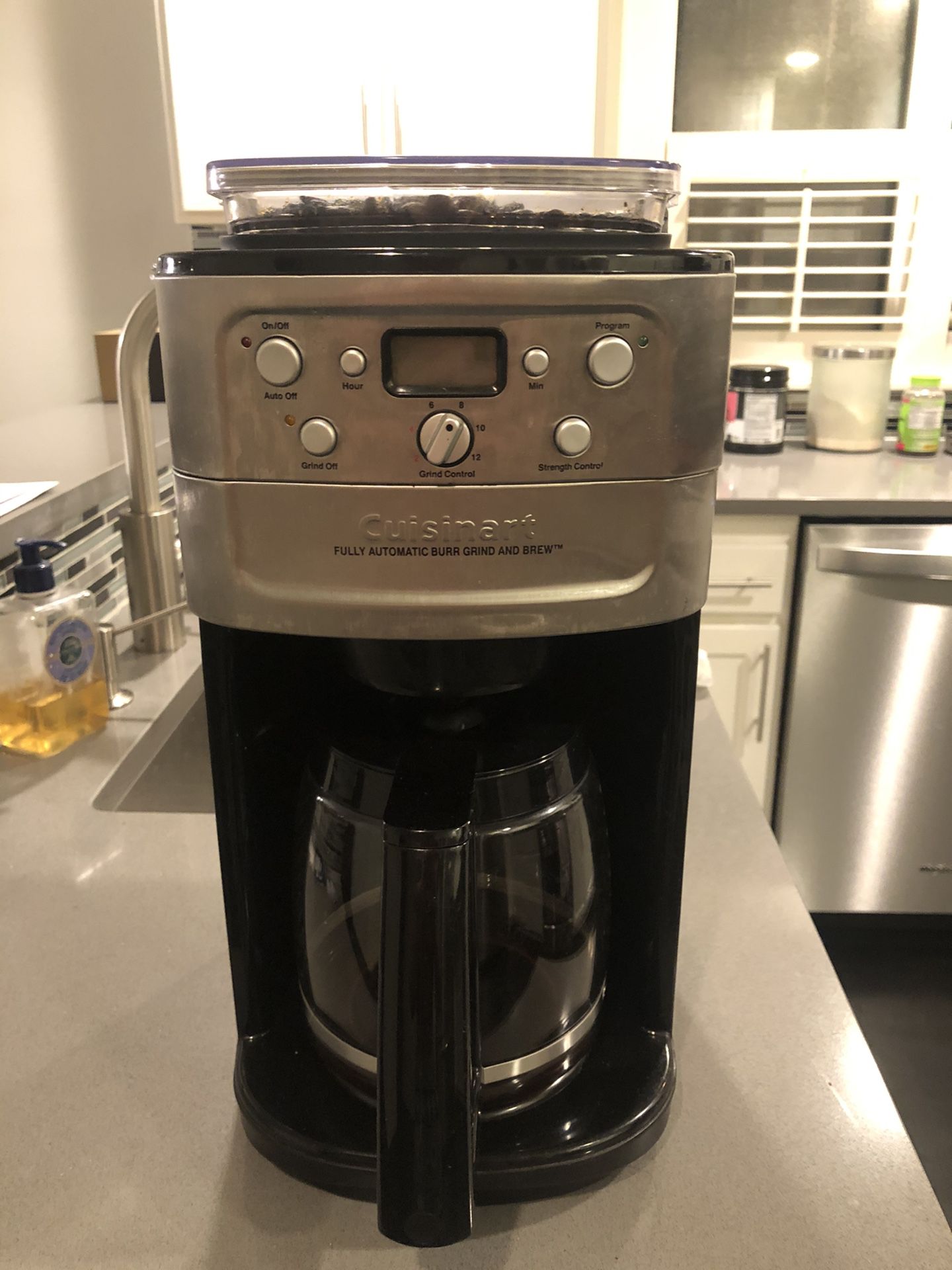 Cuisinart fully automatic burr grind and brew coffee machine