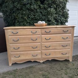 Long Dresser