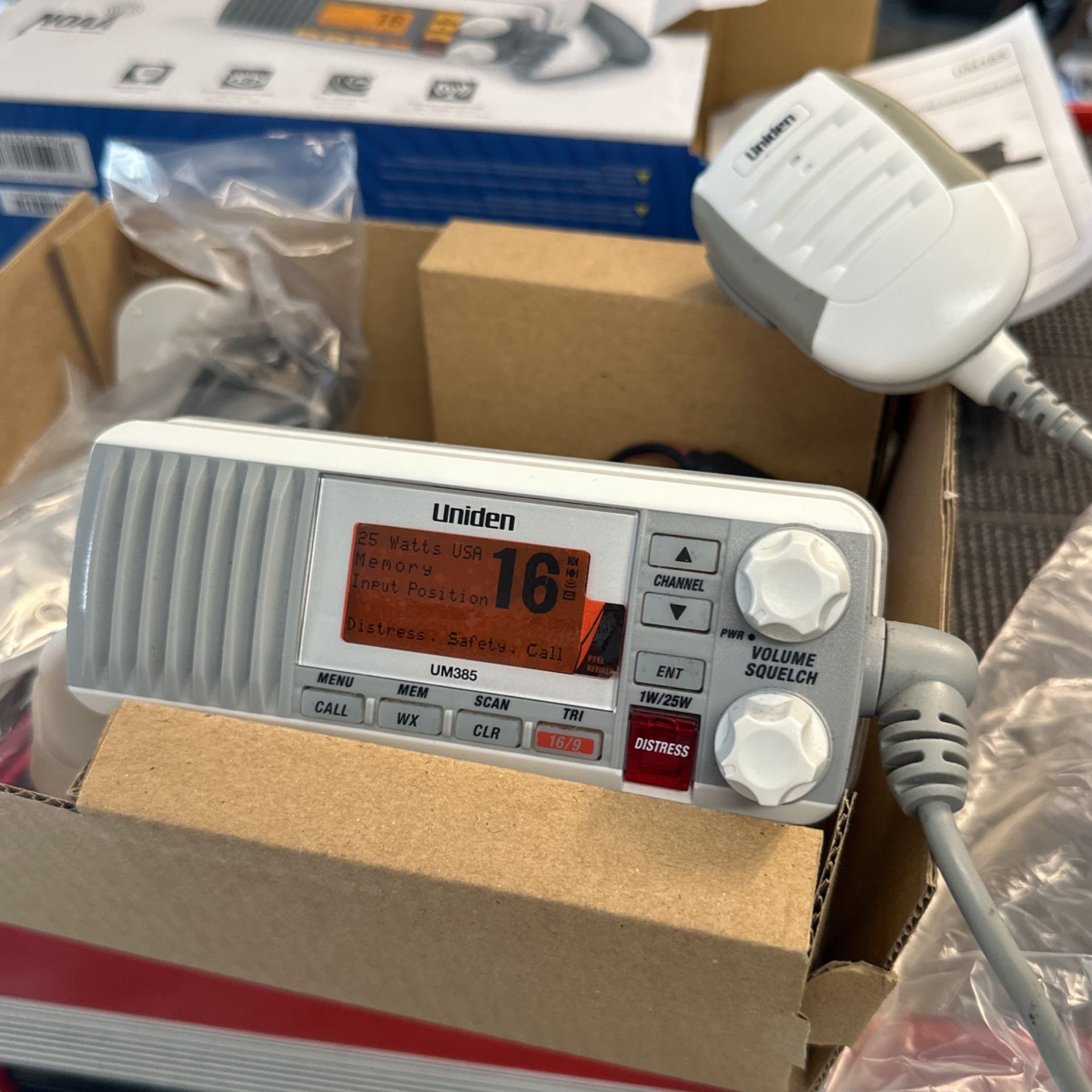 Uniden VHF Marine Radio UM385