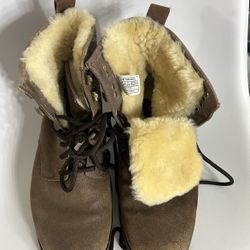 Men’s ugg Boots 🥾 Size 9 