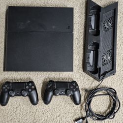 Playstation 4 , PS4 Console + 2 Controllers – Excellent Condition