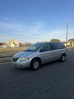 2005 Chrysler Town & Country