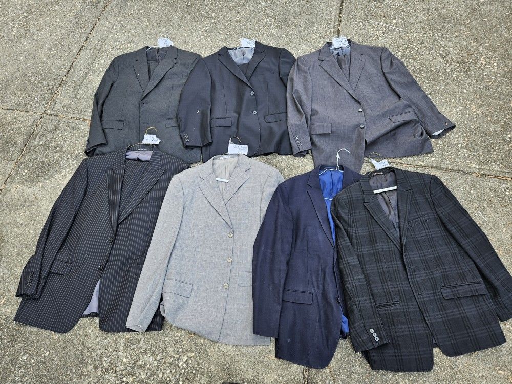 4 Used Suits And 3 Jackets. Size 46 Regular