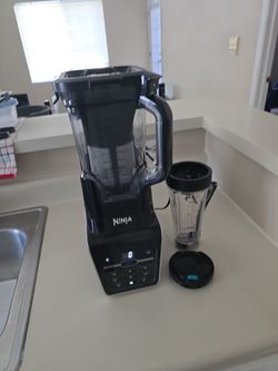 Ninja Blender/ Juicer