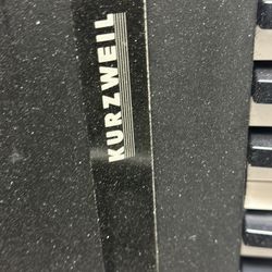Kurwell 76 Semi Weighted Keys Working As Shit Comes With Amplifier No Speakers On Keyboard.