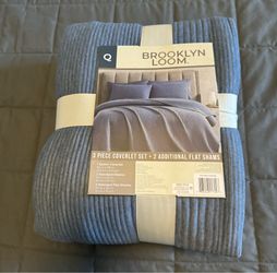 New Queen Bed Set