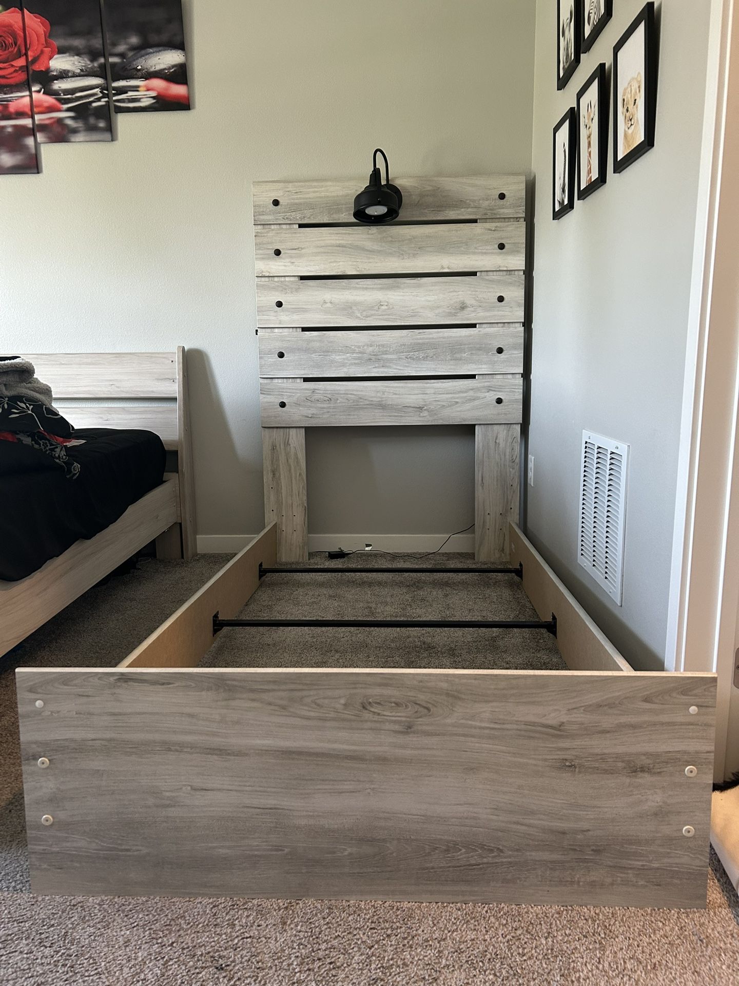Ashley Cambeck Twin Bed & Boxspring