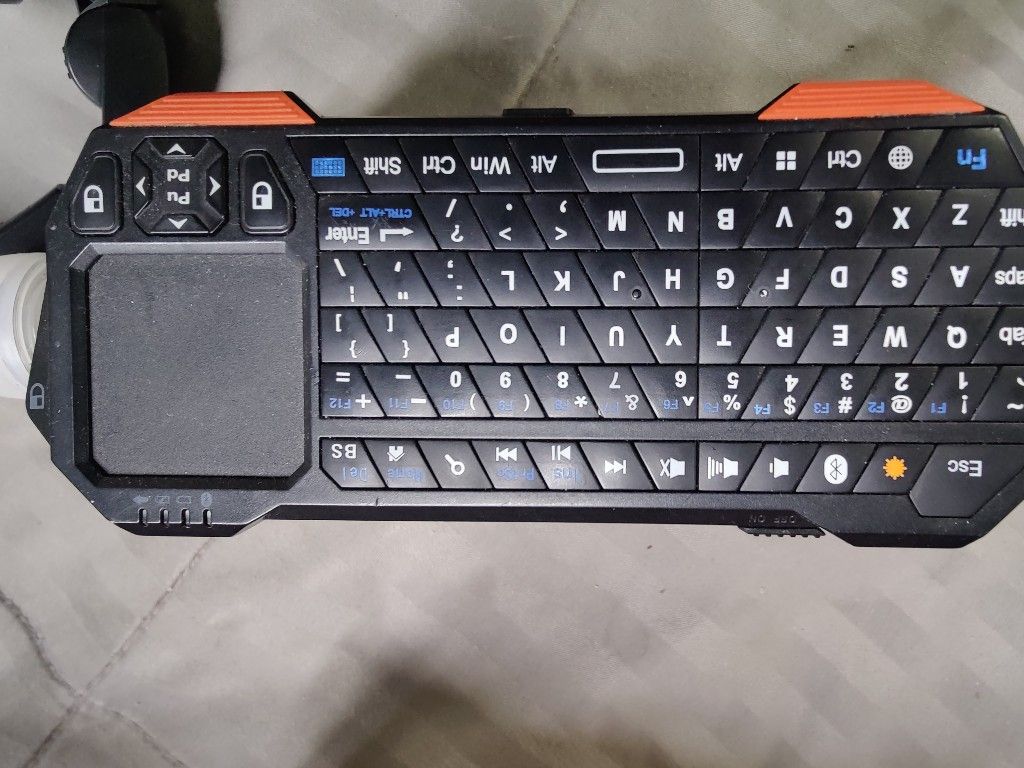 Mini Bluetooth Keyboard/Mouse
