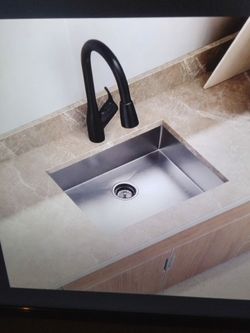New Proflo Tecopa single handle pull down spray kitchen faucet in matte black