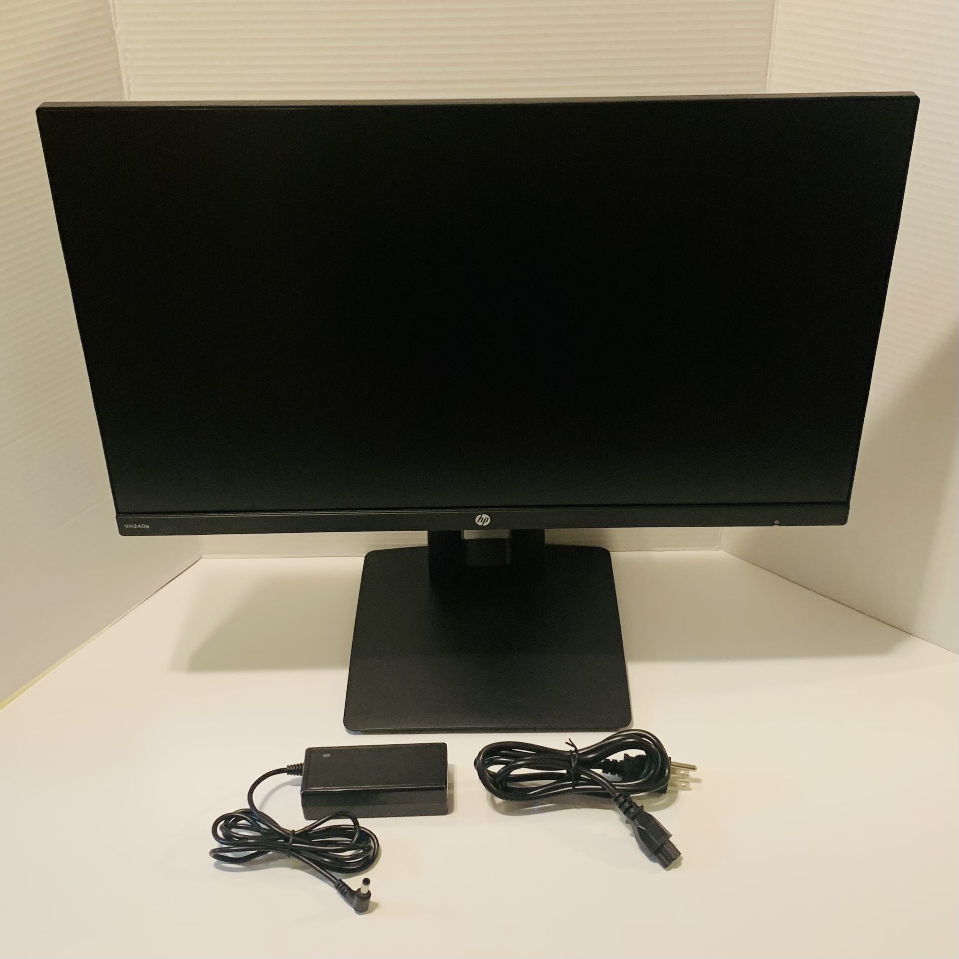 HP VH240a 23.8” Monitor w/ Stand & Power Adapter Full HD IPS LED 1920 x 1080 Black TESTED