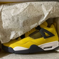 Jordan 4 Lightning Size 12