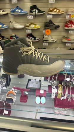 Jordan 12s sz8
