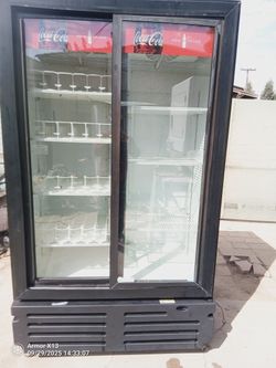 Refrigerator Para Sodas En Exelentes Condiciones Ago Deliver Y Garantizar 30 Días De Garantía $950 Obo
