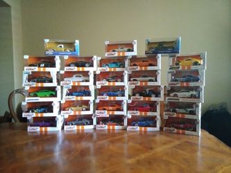 28 Big Time Muscle 1,24 Scale Brand New Silver Box Cars