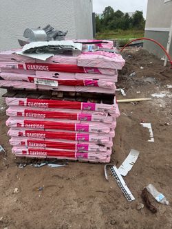 Owens Corning OakRidge Estate Gray Shingles Pallet