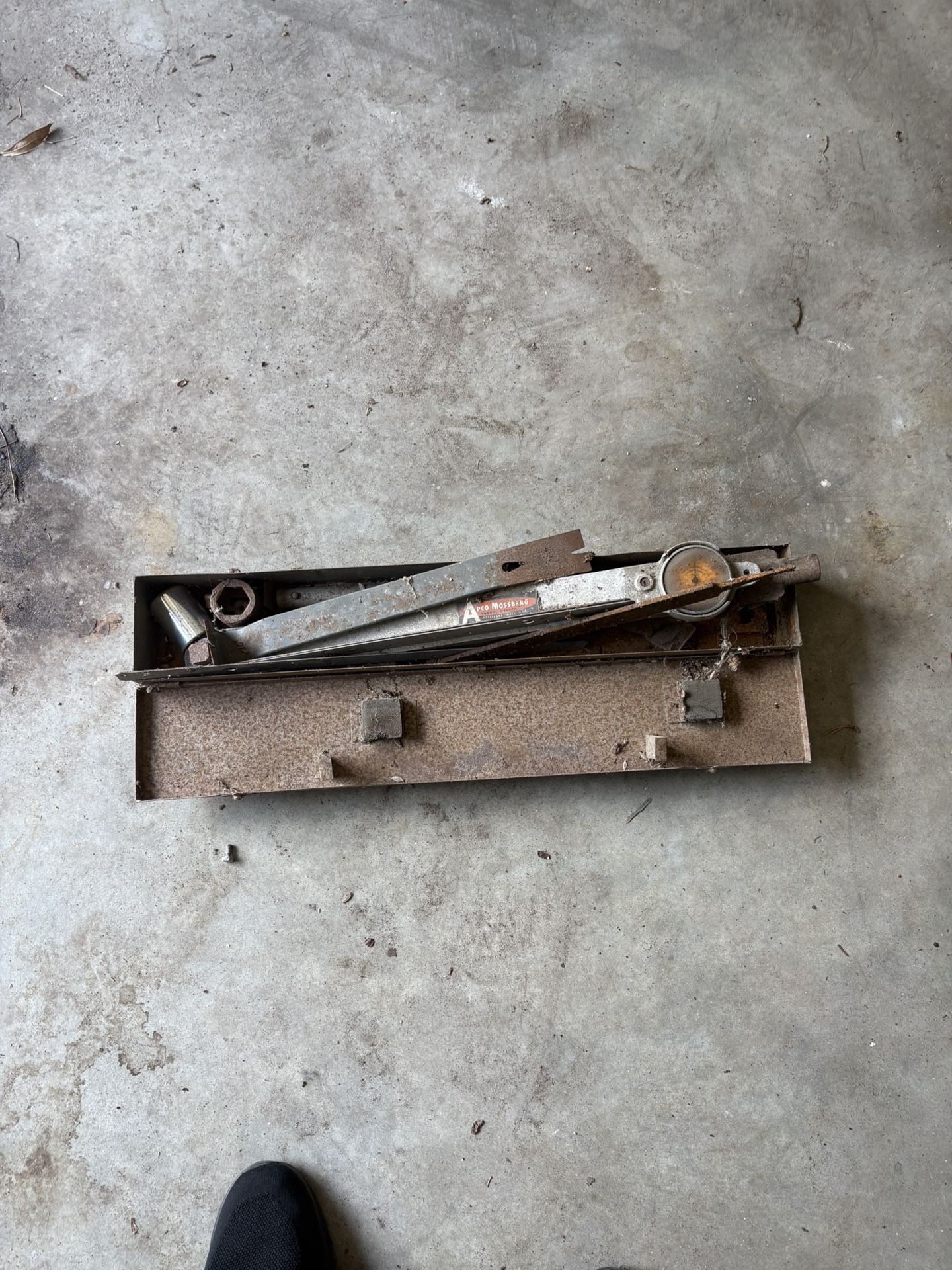 Torque Wrench With Steel Tool Box 