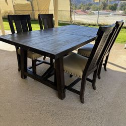 Distressed Wood Dining Room Table 