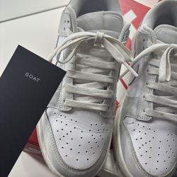 Woman Grey Fog Nike Dunks 
