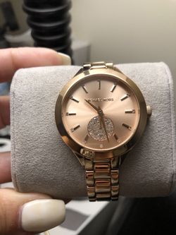 MICHAEL KORS ROSE GOLD WATCH
